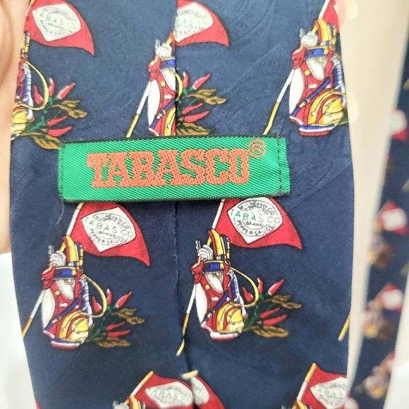 Vintage Tabasco Brand Novelty Silk Tie Chili Peppers Golf Bag Pattern 100% Silk - Picture 4 of 5